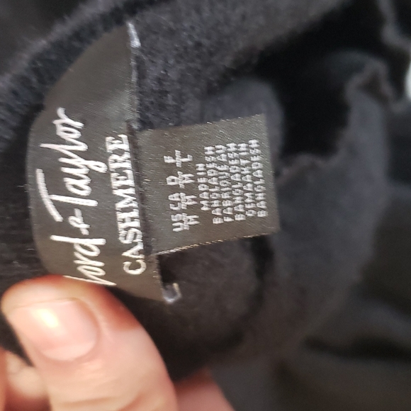 Lord & Taylor Cashmere Sweater (black) EUC. - Picture 2 of 8